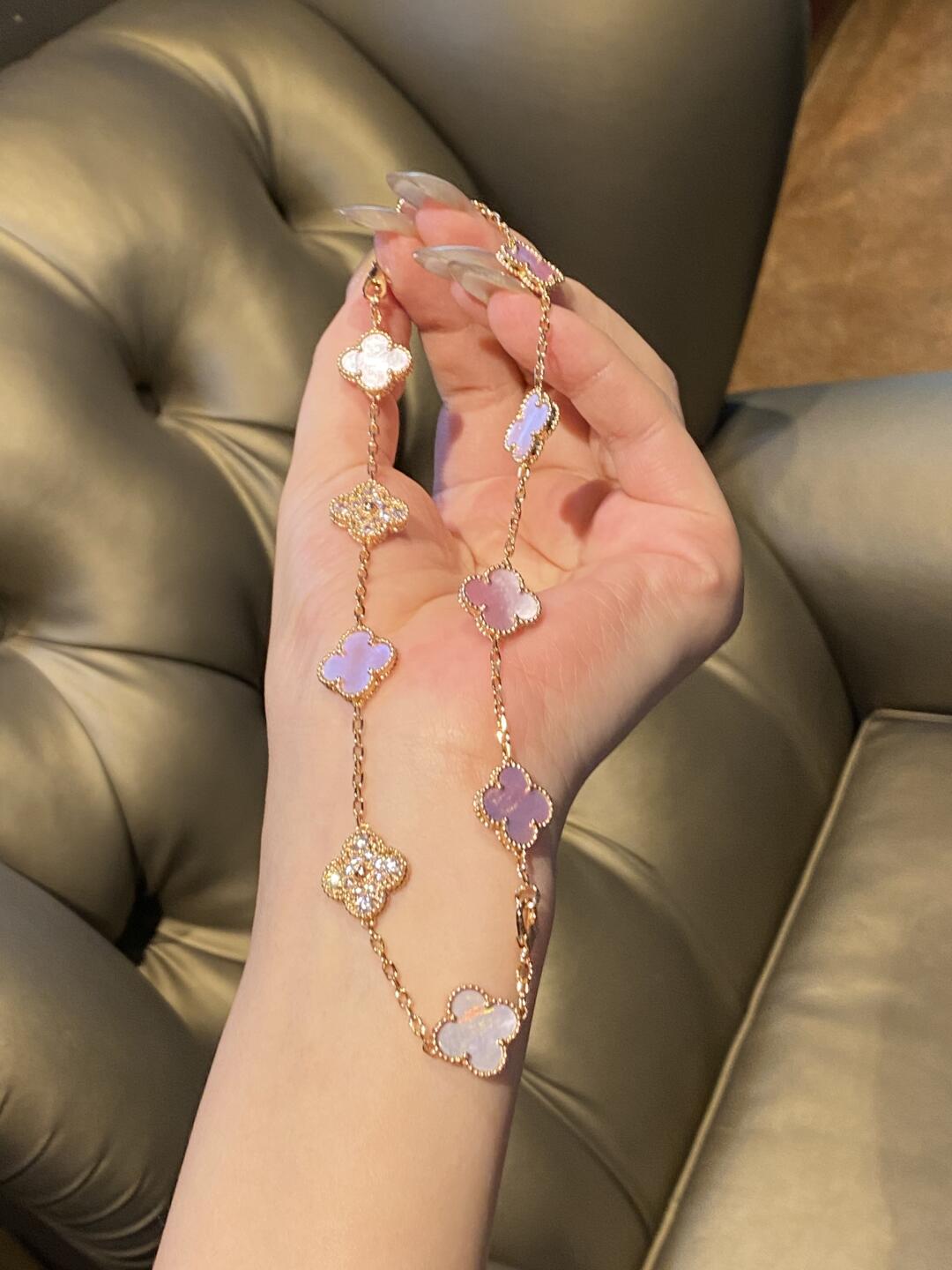 [Super CiCi] CLOVER 10-MOTIV-HALSKETTE MIT DIAMANTEN UND ROSA PERLMUTT
