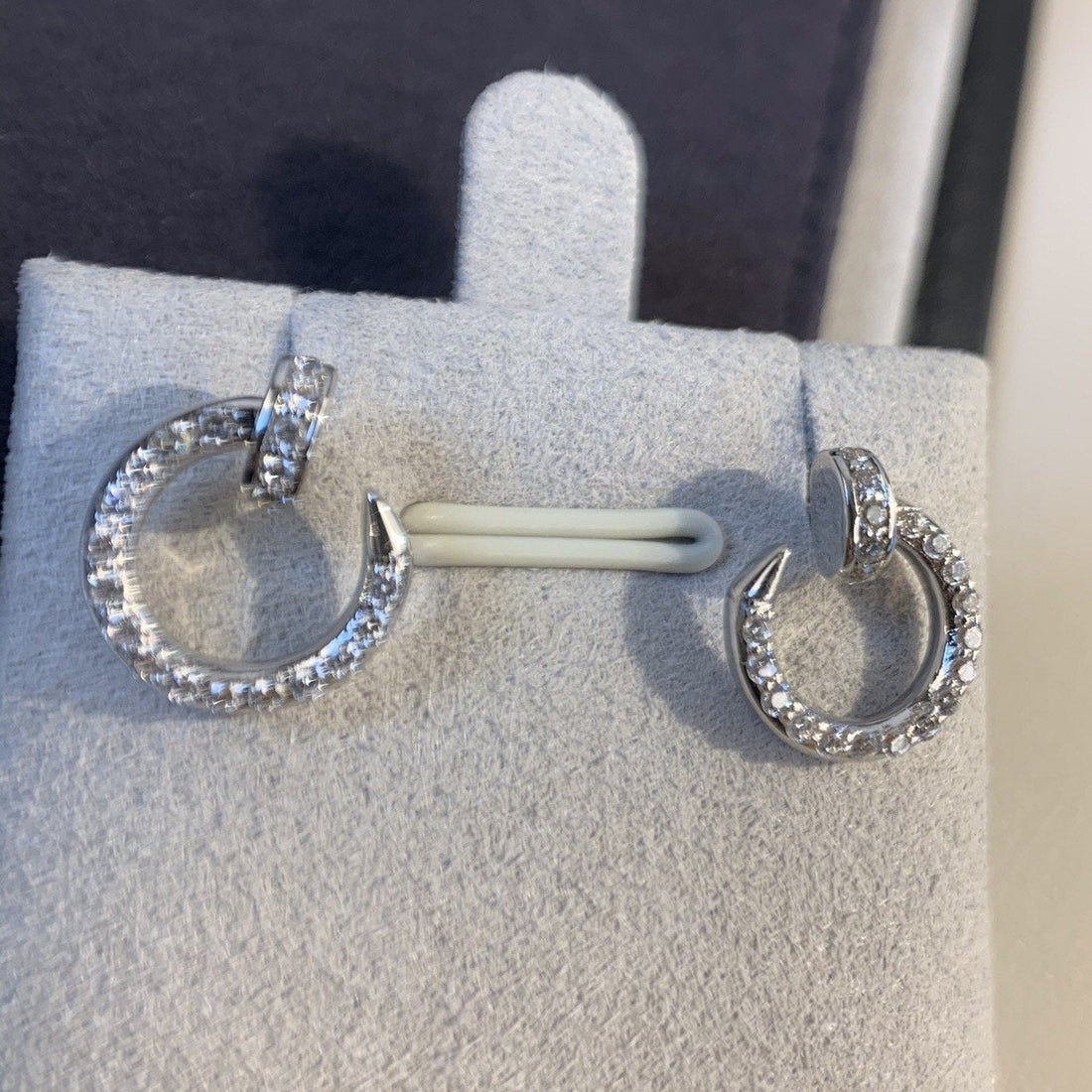 {
  "Super CiCi ": "JUSTE OHRRINGE SILBER DIAMANTEN"
}