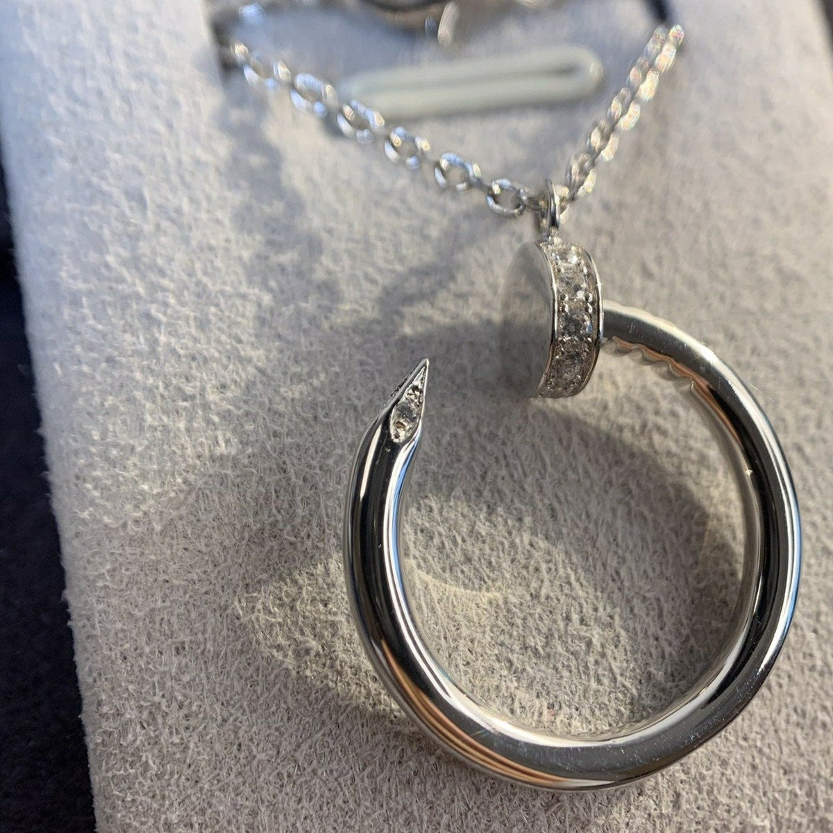 {
  "[Super CiCi ]": "[Super CiCi ]",
  "JUSTE NECKLACE SILVER": "JUSTE HALSKETTE SILBER"
}