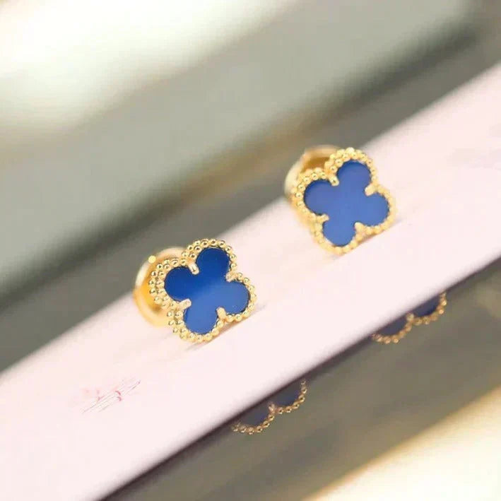 [Super CiCi ]CLOVER MINI 9,5MM OHRRINGE AUS BLAUEM ACHAT