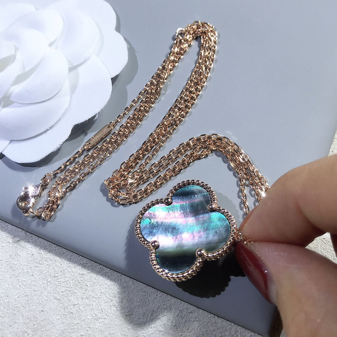 [Super CiCi ]CLOVER 25MM GOLD DUNKLE PERLMUTT GROSSE CLOVER-HALSKETTE