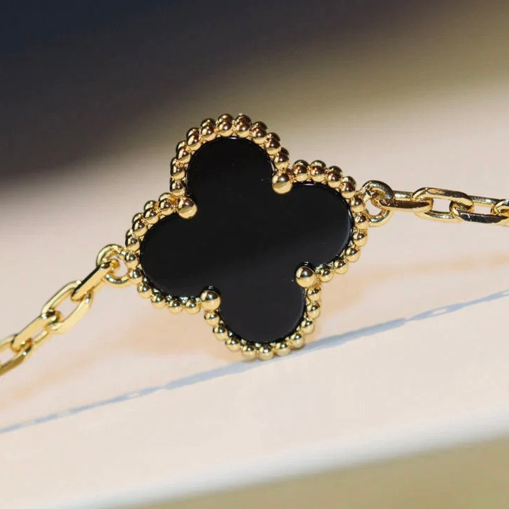 [Super CiCi ]CLOVER 20 MOTIVE ONYX HALSKETTE