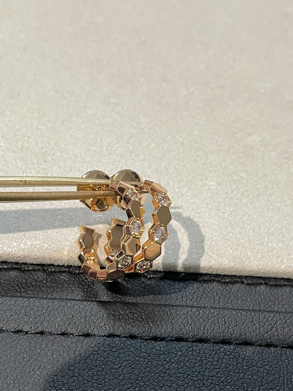 [Super CiCi ]Ohrringe in Form einer vierblättrigen Kleeblüte mit durchbrochenem Design