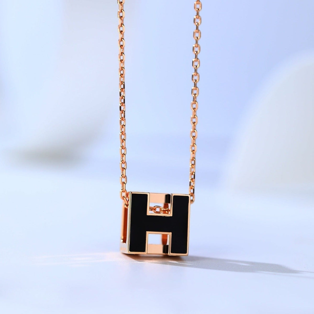 [Super CiCi ]H CAGE HALSKETTE IN ROSÉGOLD