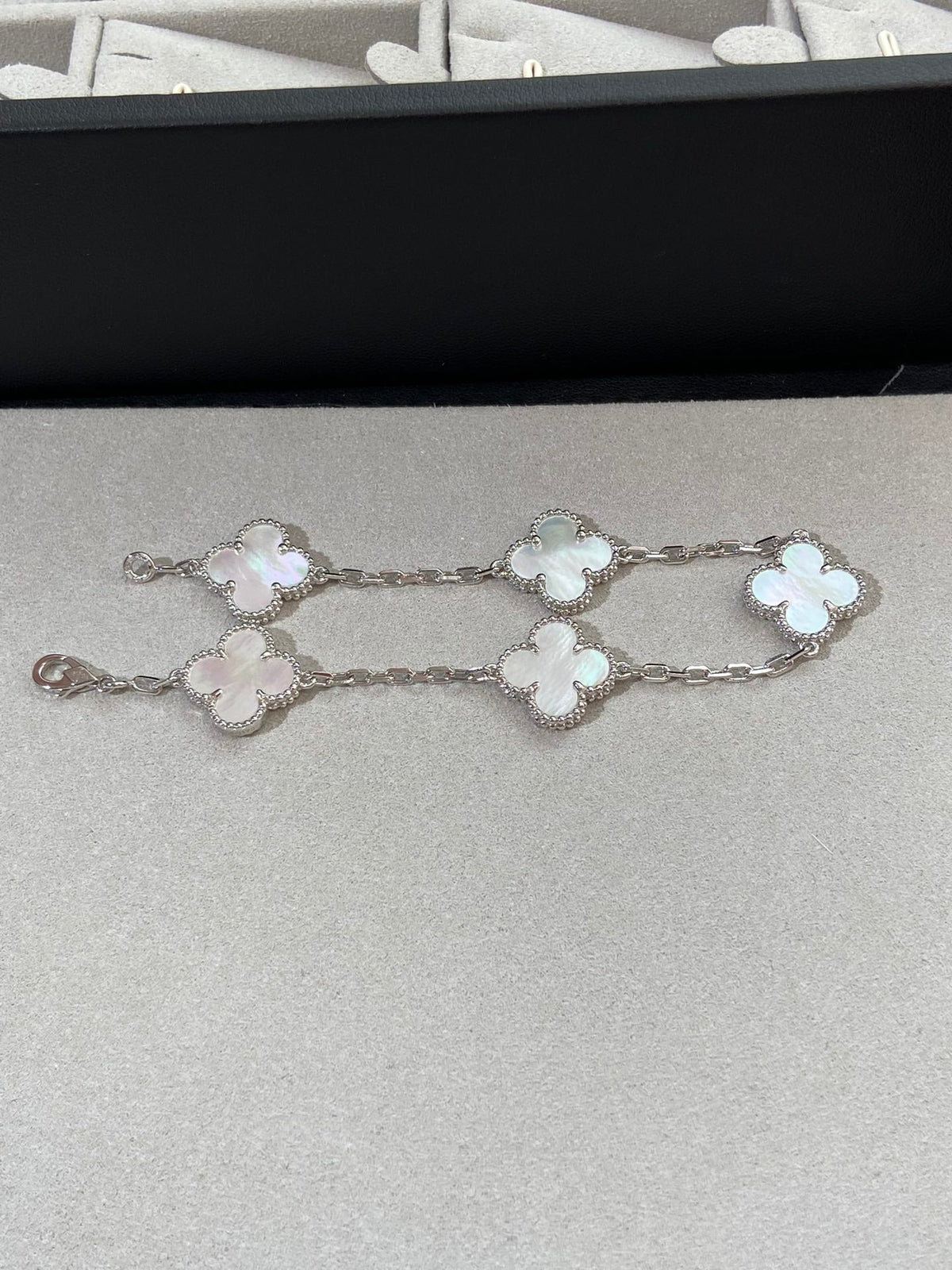 [Super CiCi ]CLOVER WEISSE PERLMUTT 5 MOTIV ARMBAND KOLLEKTION