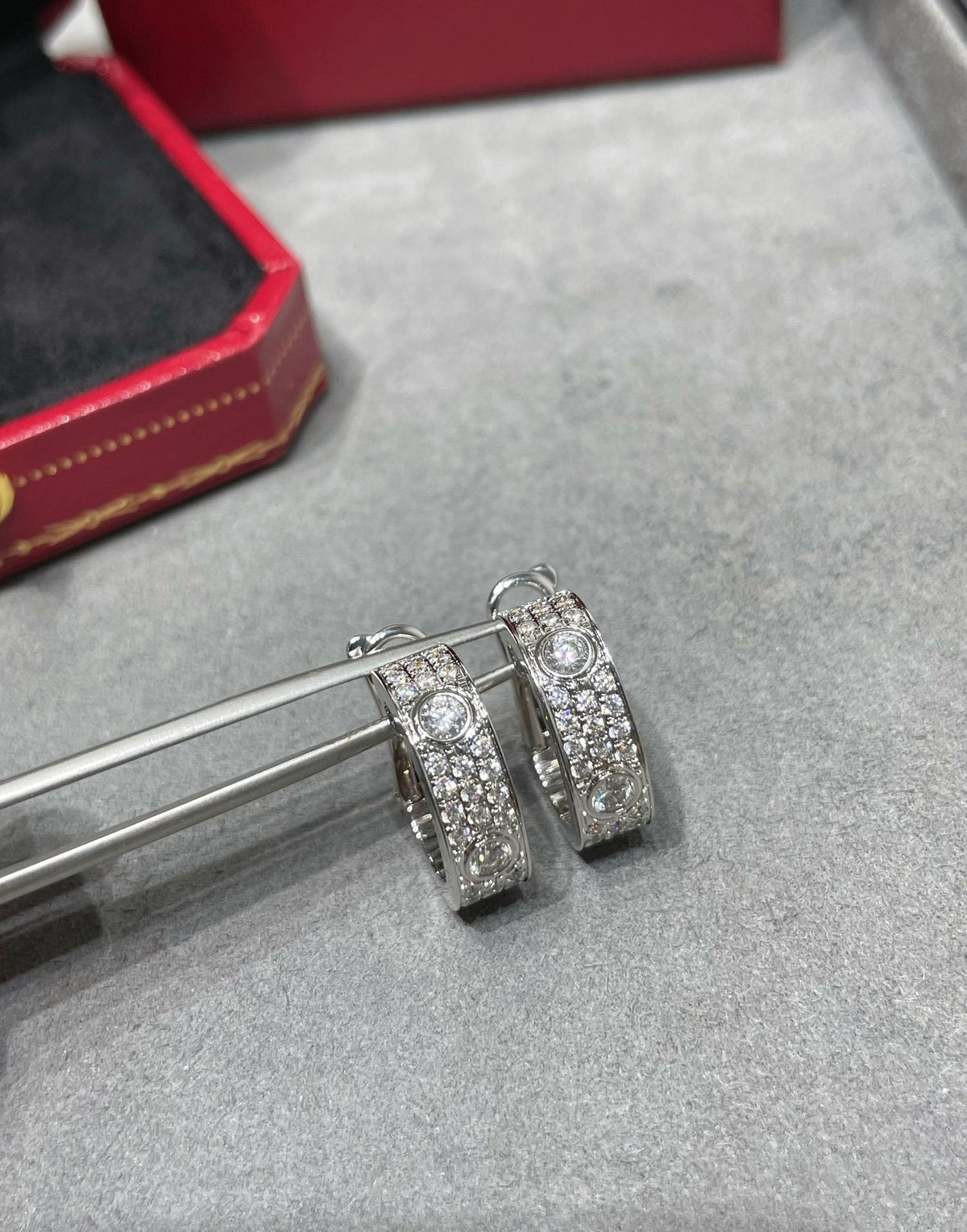 [Super CiCi ]5,5 MM DIAMANT-PAVÉ-OHRRINGE