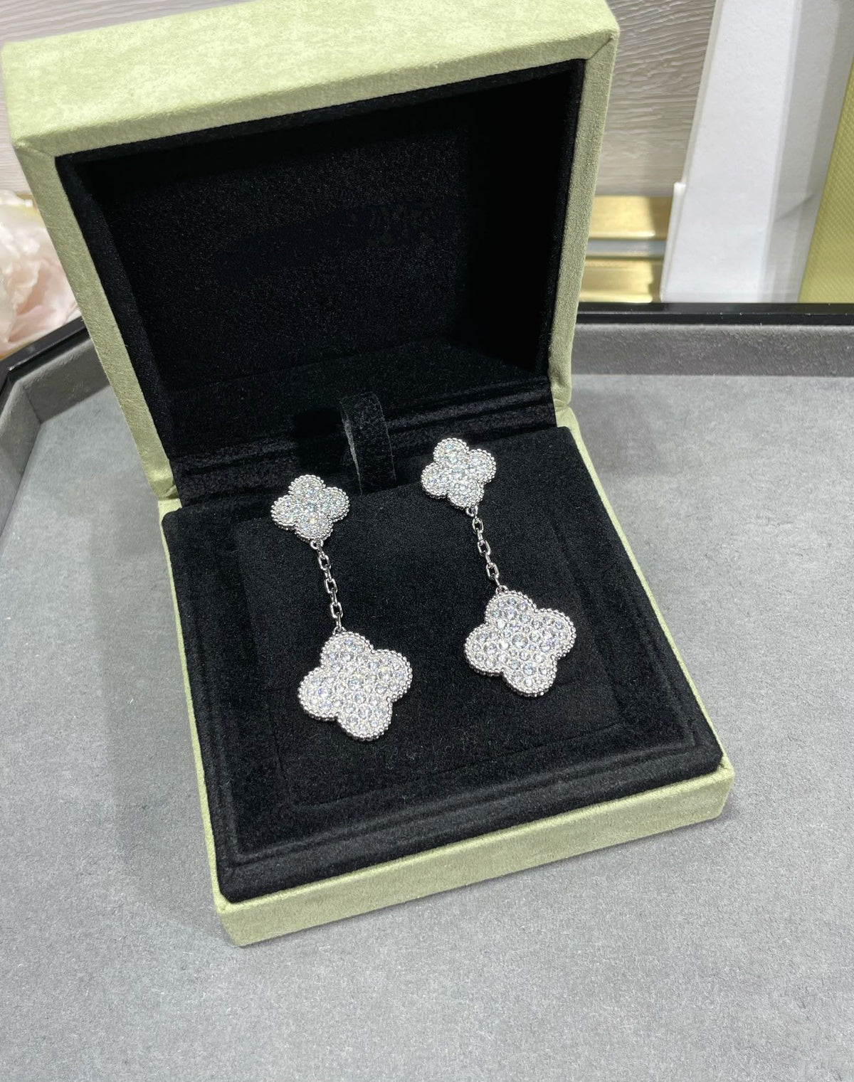 [Super CiCi ]CLOVER 2 MOTIVE DIAMANTBESETZTE SILBEROHRRINGE