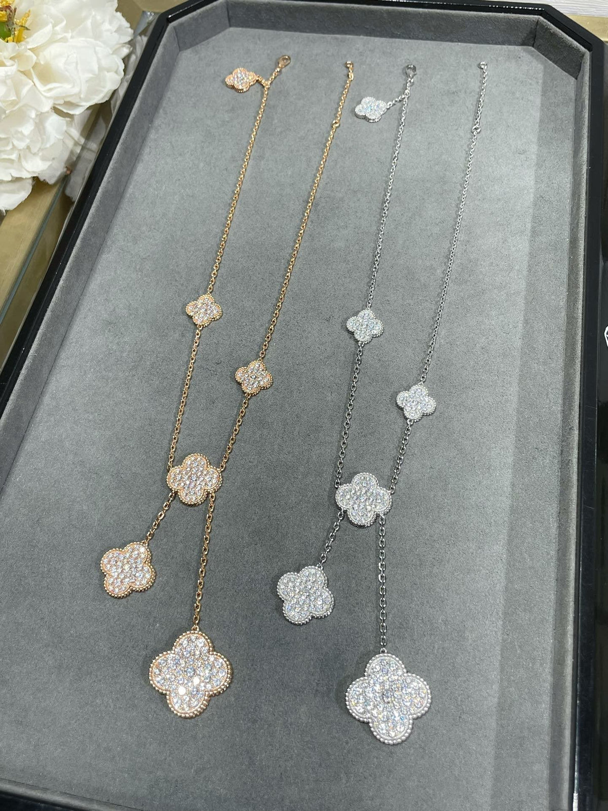 [Super CiCi] CLOVER 6-MOTIV-HALSKETTE MIT DIAMANT-PAVÉ