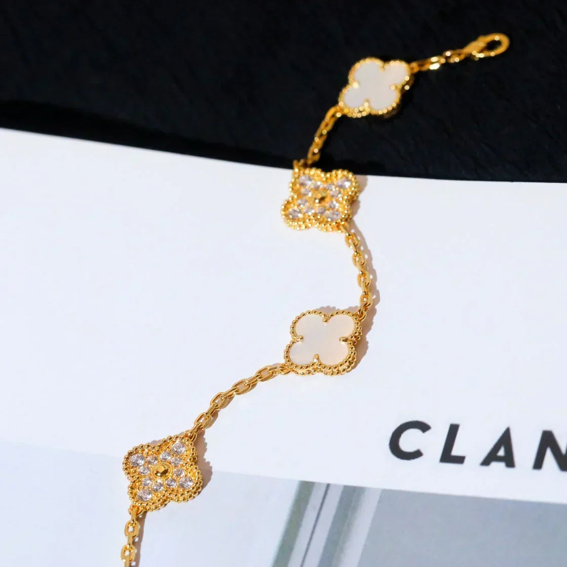 [Super CiCi ]CLOVER WEISSE PERLMUTT 5 MOTIV ARMBAND KOLLEKTION