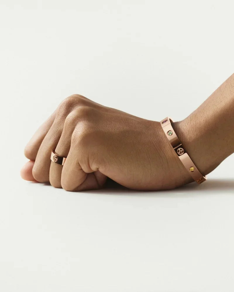 [Super CiCi]KLASSISCHES 6,1 MM LOVE-ARMBAND MIT 10 DIAMANTEN IM FULL-PAVÉ-BESATZ