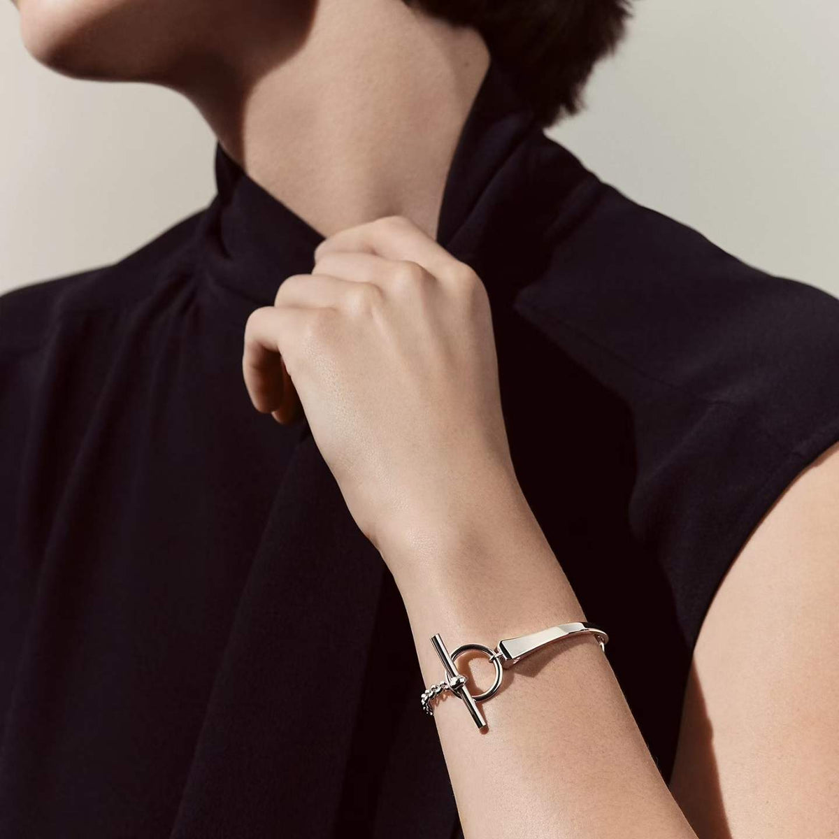 [Super CiCi]CLOU DE FORGE ARMBAND MIT QUADRATISCHEN NIETEN