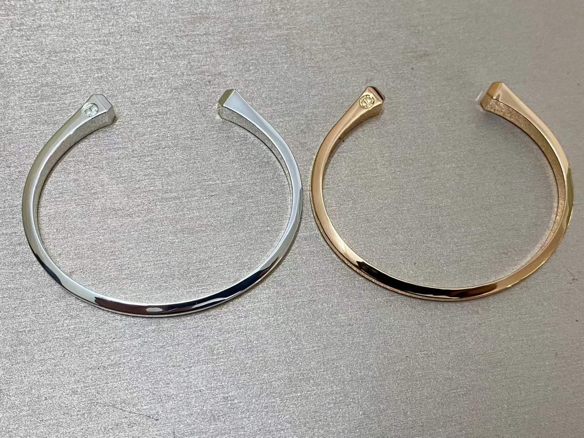 [Super CiCi]CLOU DE FORGE QUADRATISCHE KEGELNIETEN OFFENER ARMBEIF EINHEITSGRÖSSE