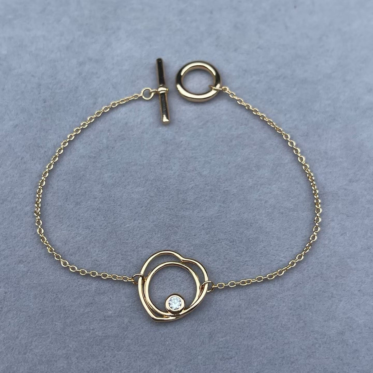 [Super CiCi]HOLLOW HEART ARMBAND MIT EINZELDIAMANT