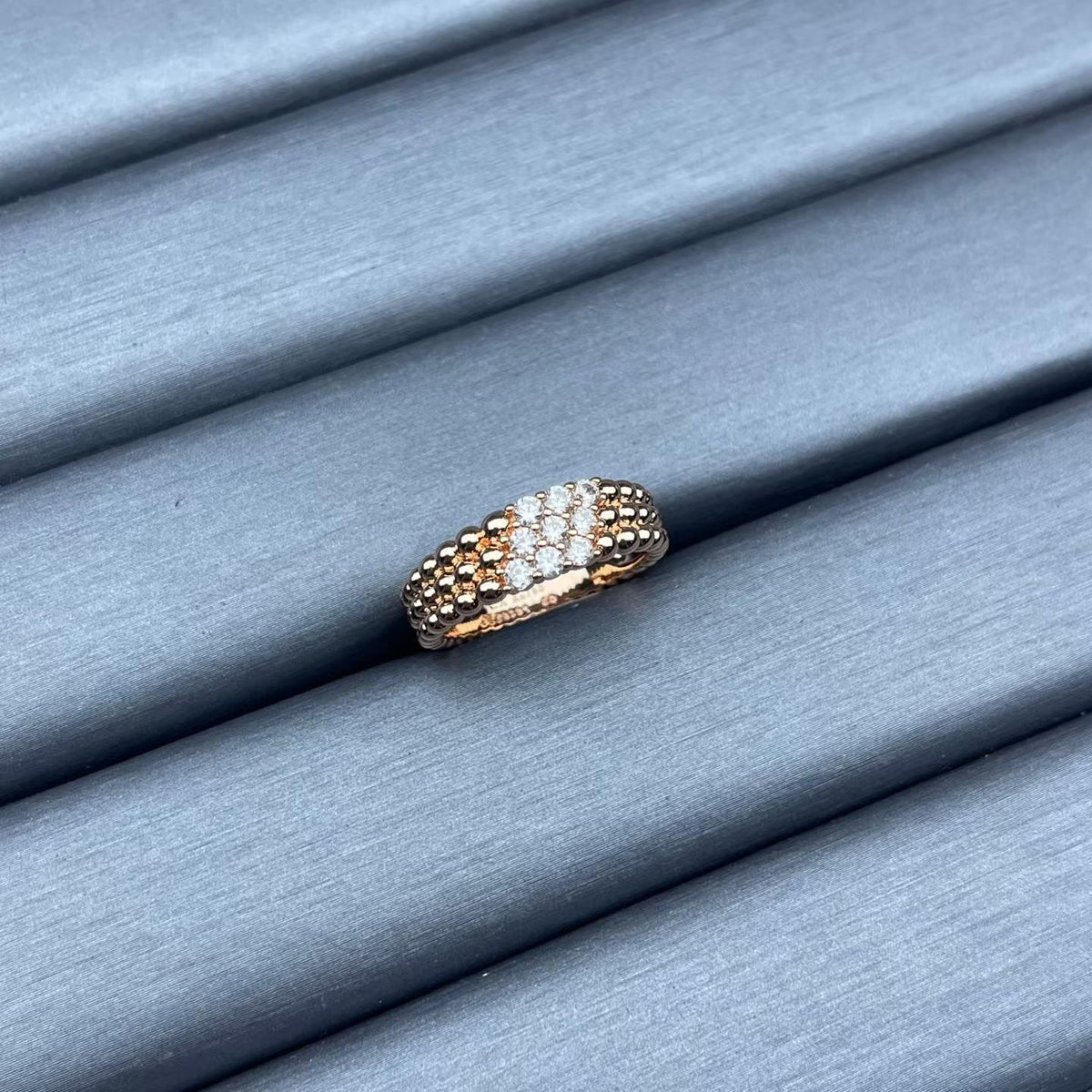 [Super CiCi]SCHMALER RING MIT PERLENBESATZ UND DIAMANTEN