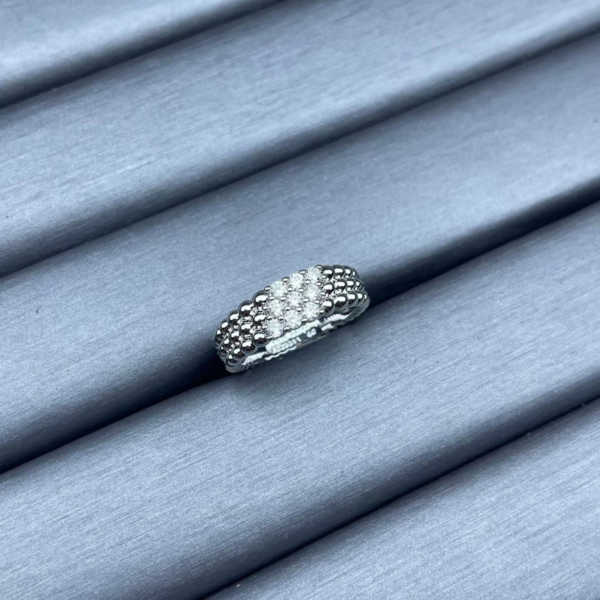 [Super CiCi]SCHMALER RING MIT PERLENBESATZ UND DIAMANTEN