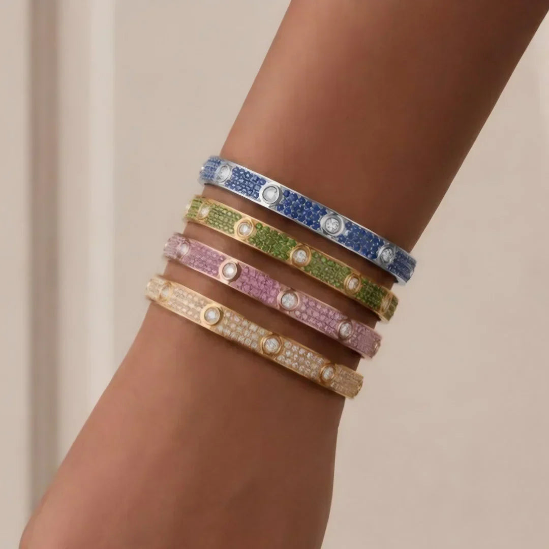 [Super CiCi]KLASSISCHES 6,1 MM LOVE-ARMBAND MIT 10 DIAMANTEN IM FULL-PAVÉ-BESATZ