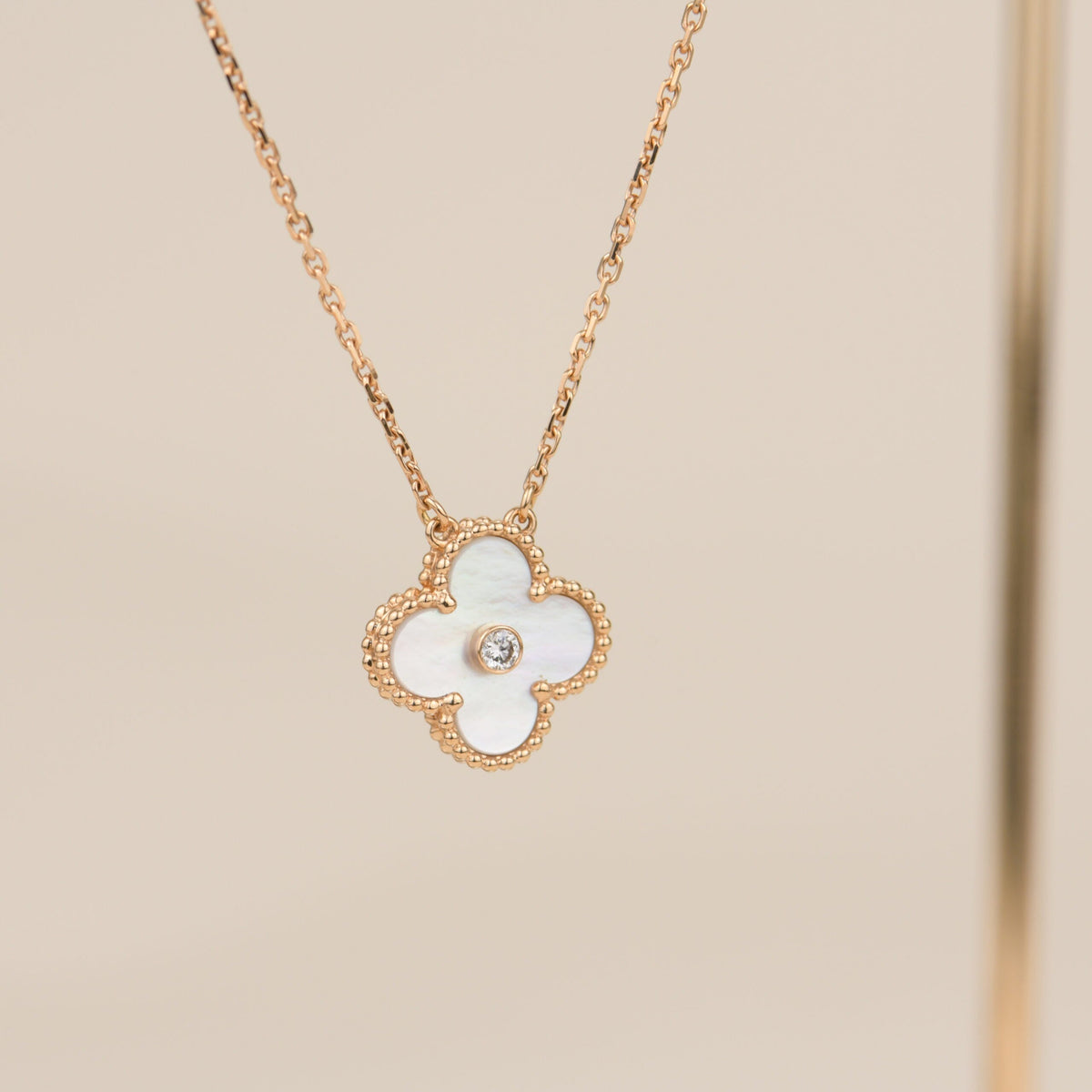 [Super CiCi ]CLOVER 15MM DIAMANT WEISS FRITILLARIA HALSKETTE