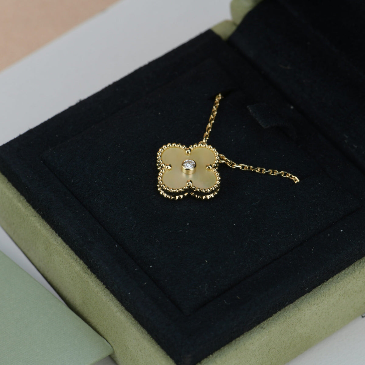 [Super CiCi ]CLOVER 15MM DIAMANT GOLD MUTTERPERLEN-HALSKETTE