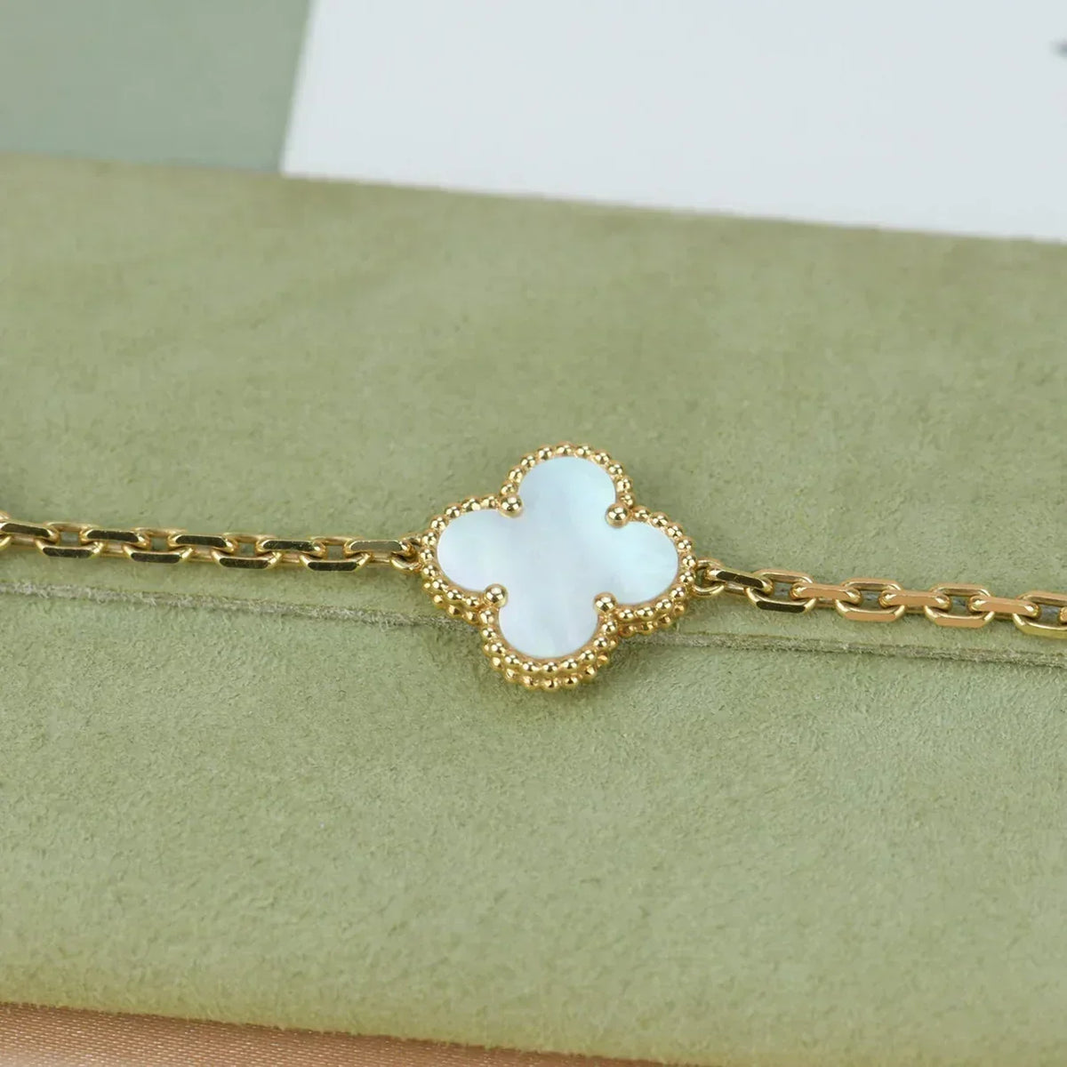 [Super CiCi ]CLOVER WEISSE PERLMUTT 5 MOTIV ARMBAND KOLLEKTION