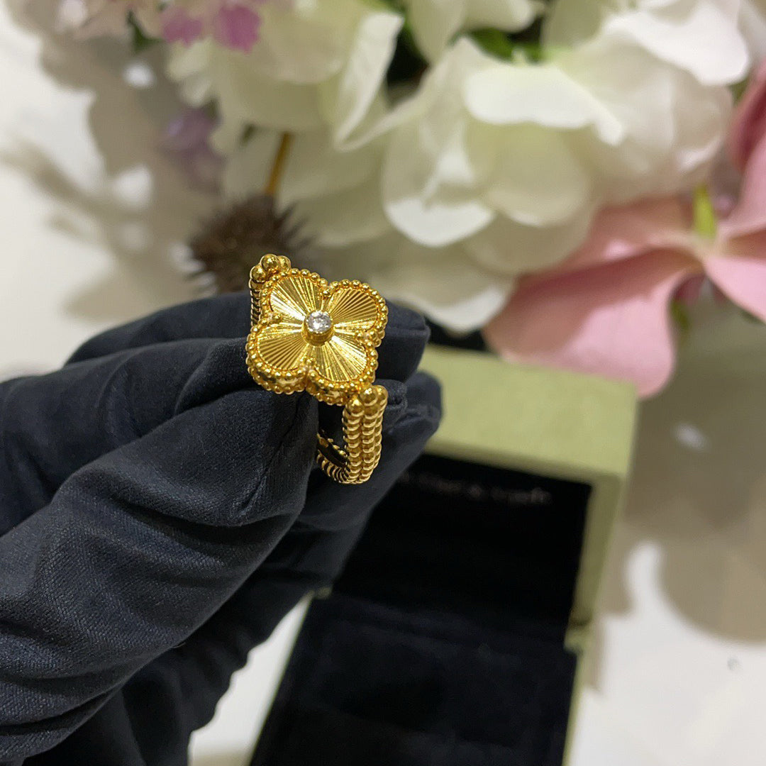 [Super CiCi ]CLOVER WENDE-RING BLAUER ACHAT
