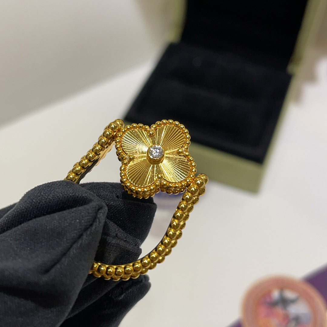 [Super CiCi ]CLOVER WENDE-RING BLAUER ACHAT