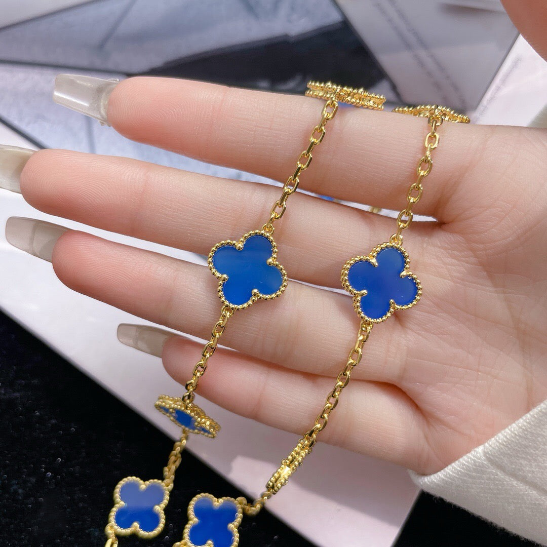 [Super CiCi ]CLOVER HALSKETTE MIT 10 MOTIVEN UND BLAUEM ACHAT