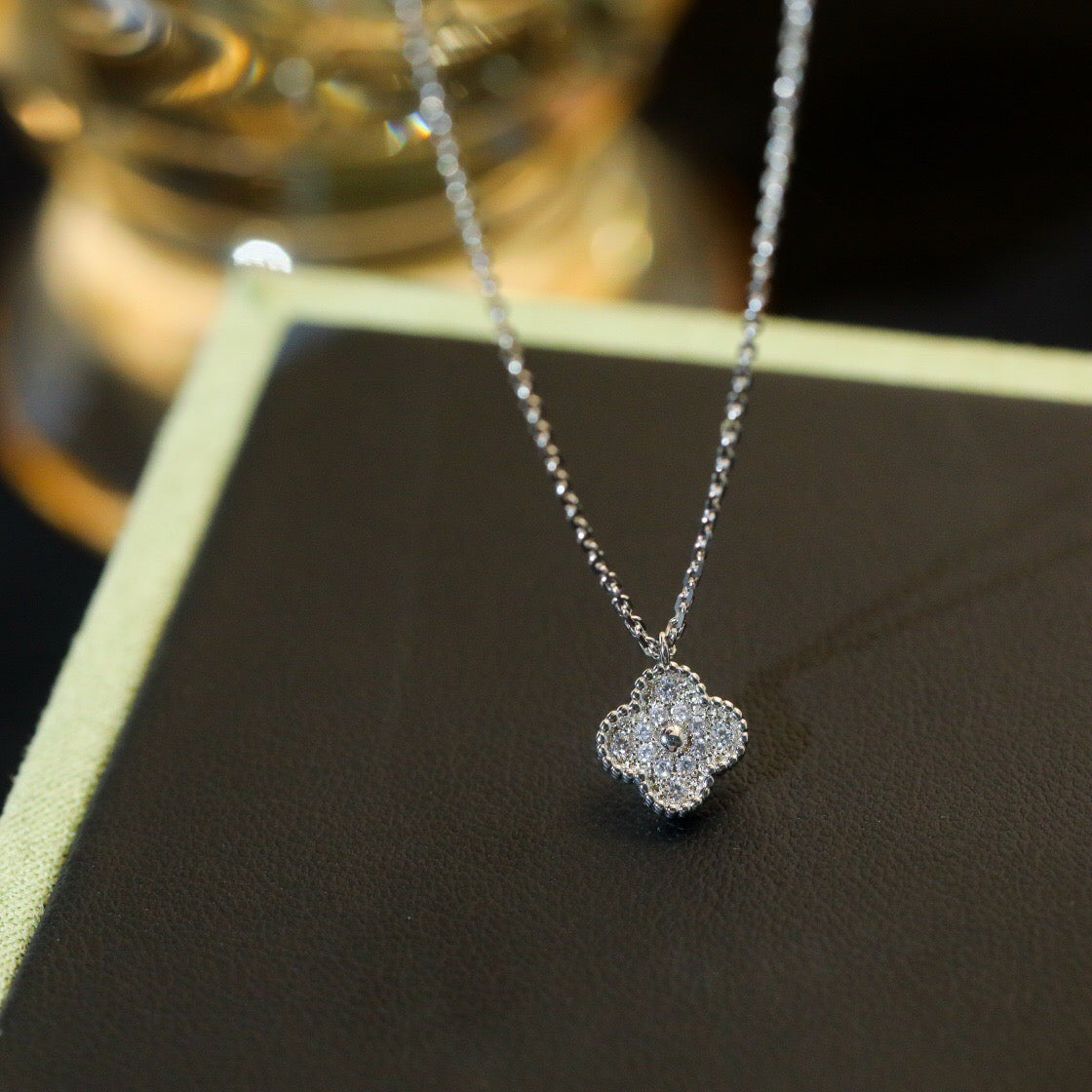 [Super CiCi ]CLOVER MINI 9,5 MM DIAMANT-HALSKETTE MIT ANHÄNGER