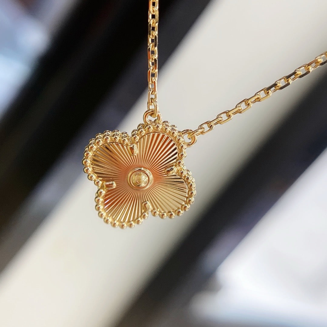 [Super CiCi ]CLOVER 15MM LASER-HALSKETTE