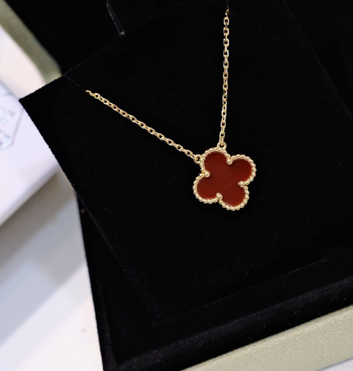 [Super CiCi ]CLOVER 15MM KARNELIAN EINZELBLUMEN-HALSKETTE