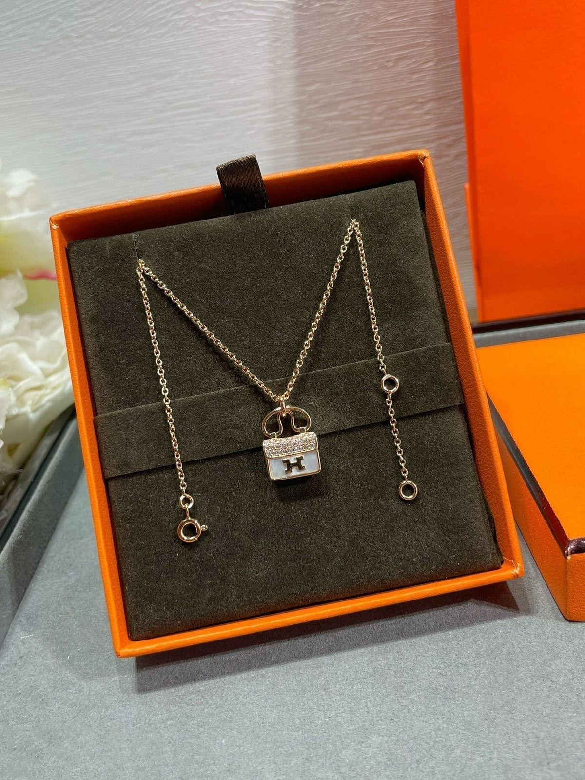 {
  "Super CiCi ": "Super CiCi ",
  "H CIRCE MOISSANITE PENDANT NECKLACE GOLD": "H CIRCE MOISSANIT-ANHÄNGER-HALSKETTE GOLD"
}