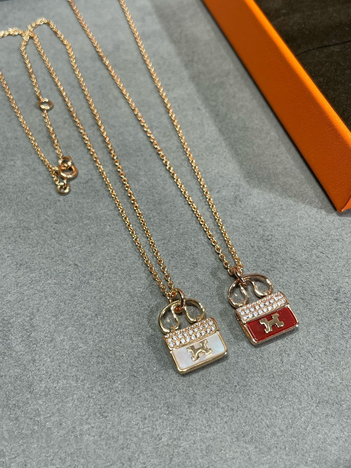 {
  "Super CiCi ": "Super CiCi ",
  "H CIRCE MOISSANITE PENDANT NECKLACE GOLD": "H CIRCE MOISSANIT-ANHÄNGER-HALSKETTE GOLD"
}