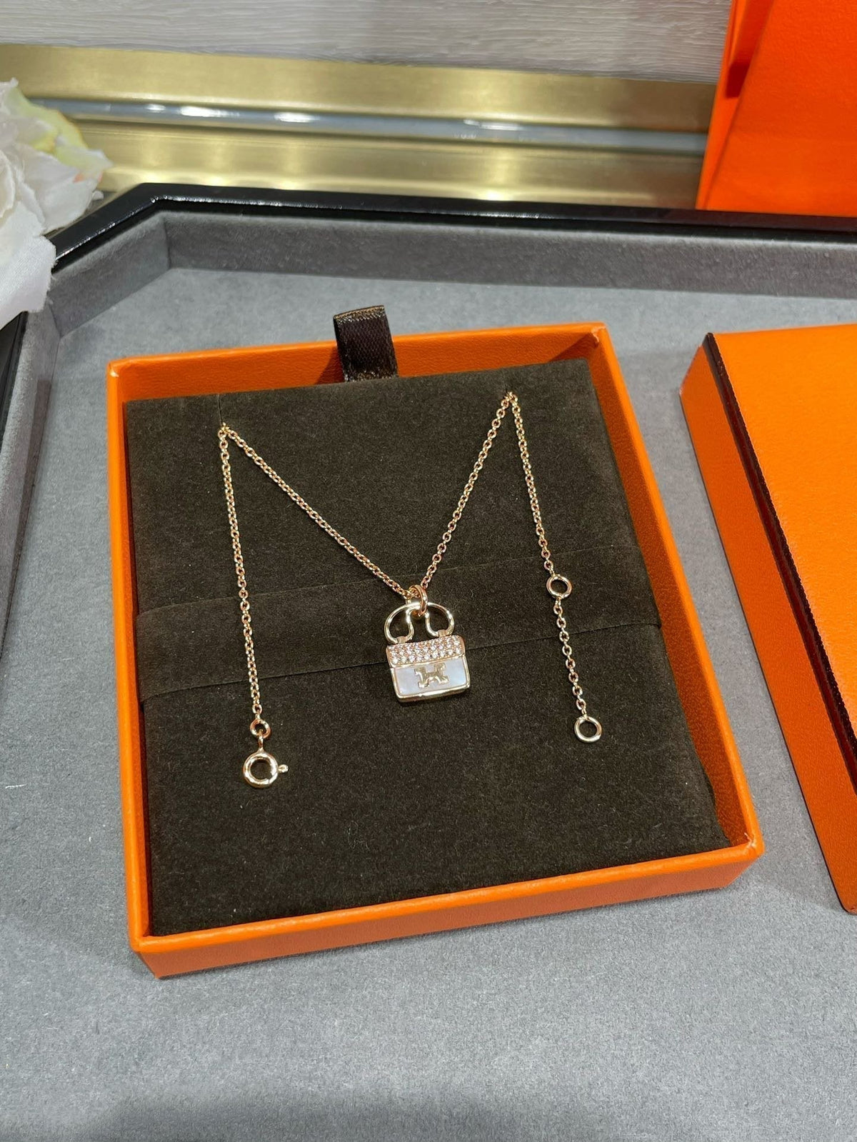 {
  "Super CiCi ": "Super CiCi ",
  "H CIRCE MOISSANITE PENDANT NECKLACE GOLD": "H CIRCE MOISSANIT-ANHÄNGER-HALSKETTE GOLD"
}