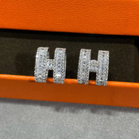 [Bieber Jewelry ]H STUD EARRINGS WITH SILVER DIAMONDS