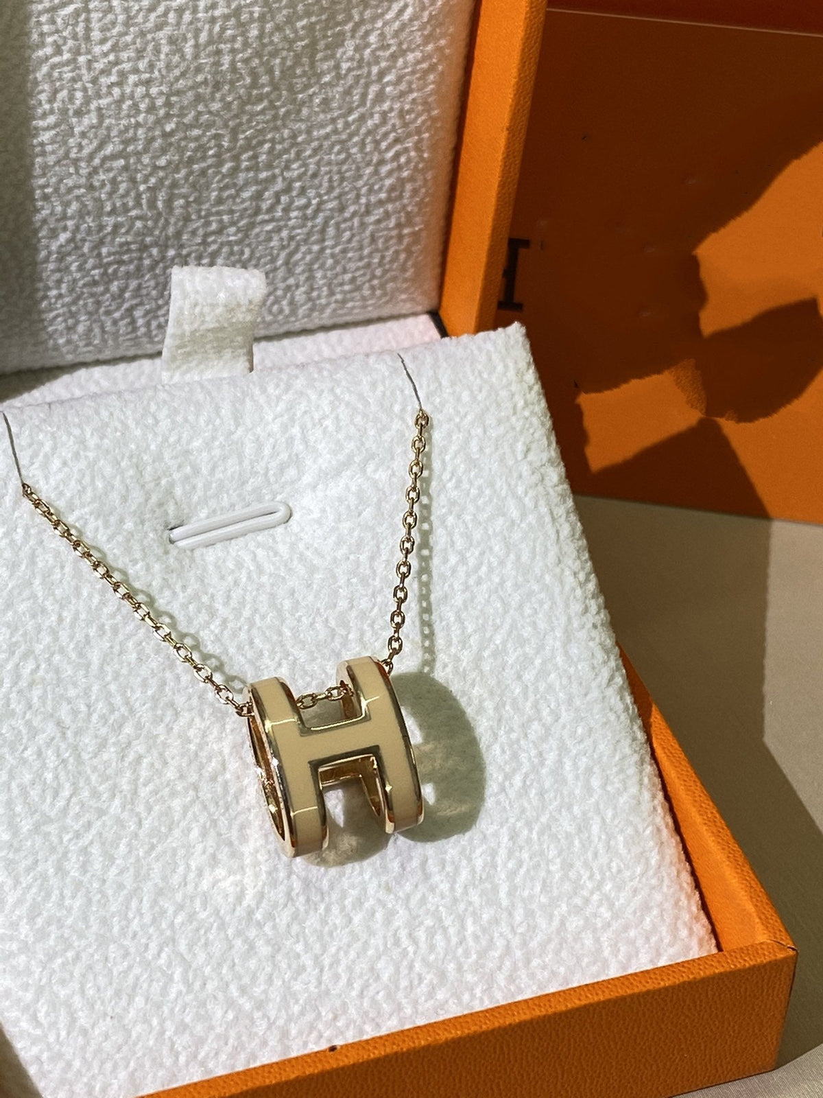 [Super CiCi ]HM CLIC GELBE EMAILLE GOLDHALSKETTE