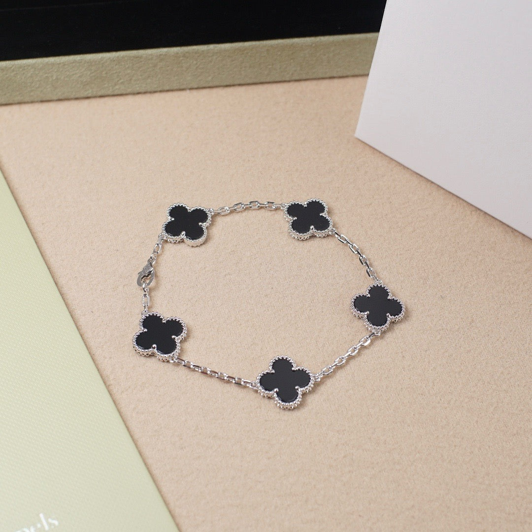 [Super CiCi ] CLOVER 5-MOTIV ONYX ARMBAND KOLLEKTION