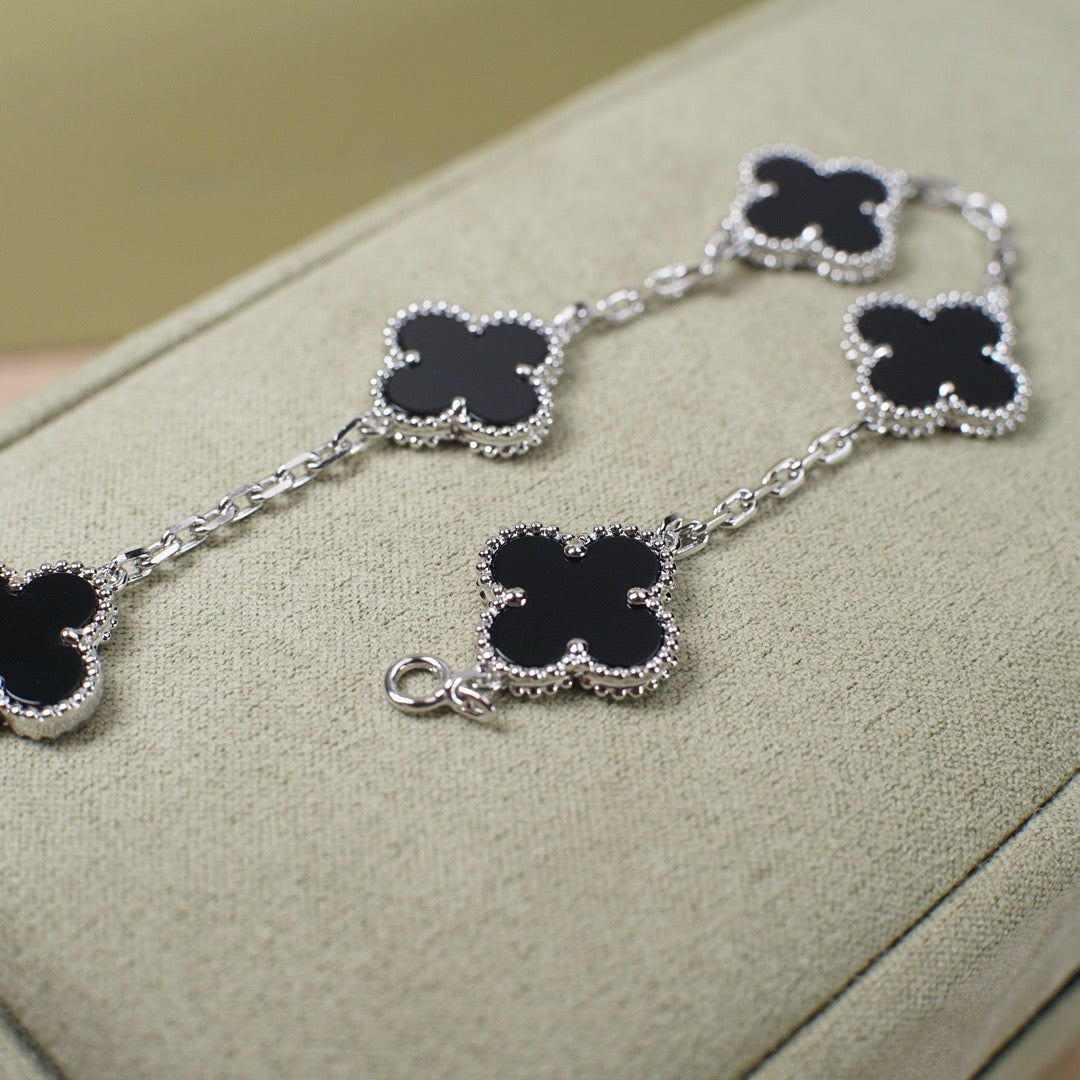 [Super CiCi ] CLOVER 5-MOTIV ONYX ARMBAND KOLLEKTION