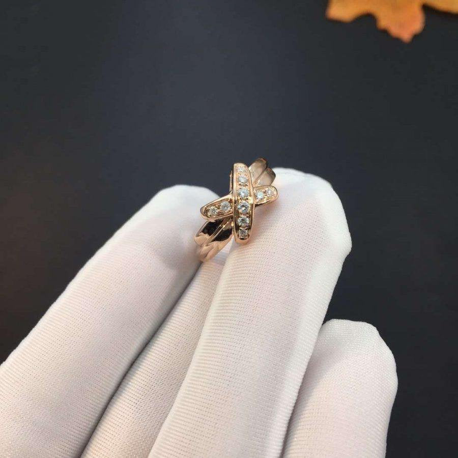 {
"Super CiCi ": "Super CiCi ",
"JEUX DE PINK GOLD DIAMOND RING": "SCHMUCKSTÜCK AUS ROSÉGOLD MIT DIAMANTRING"
}