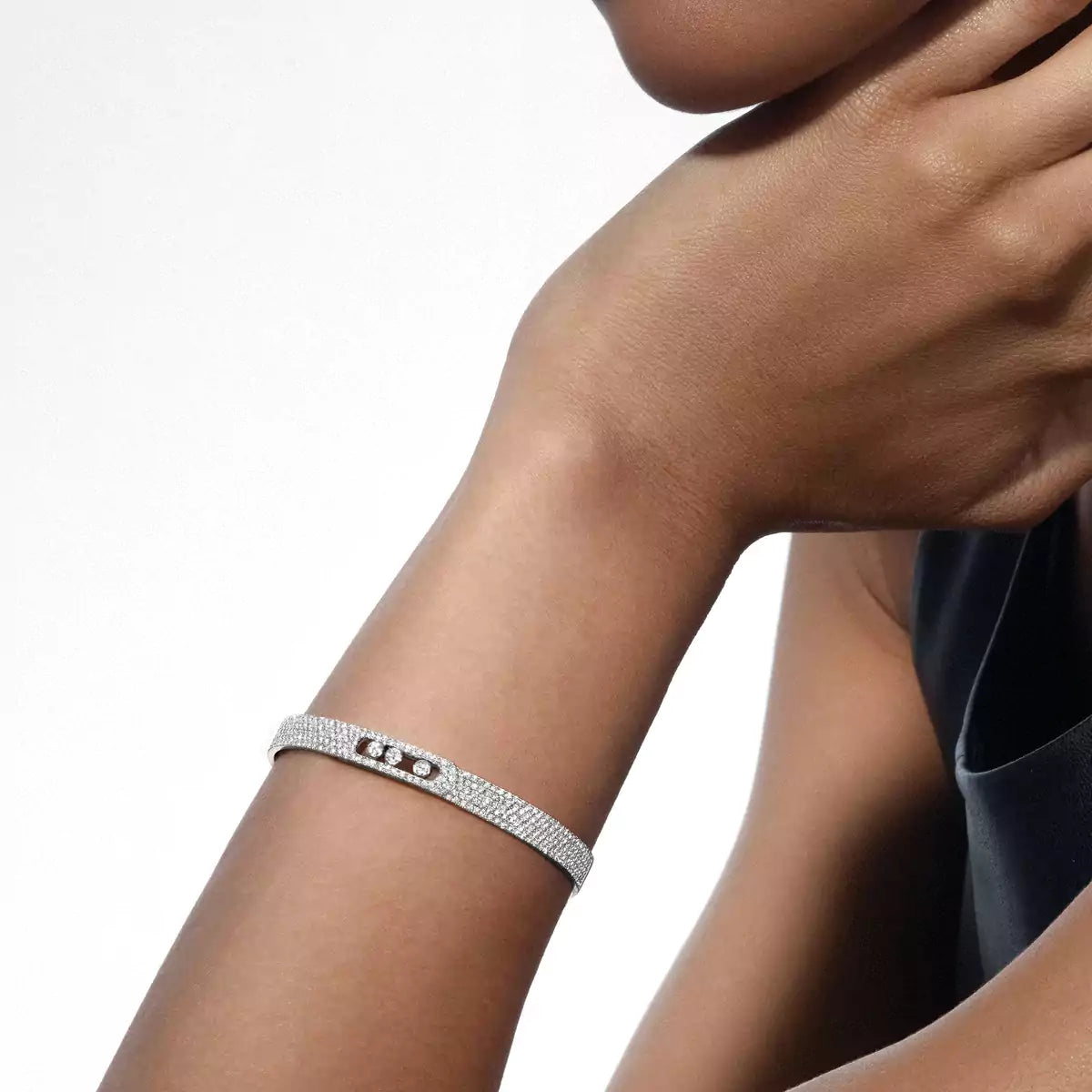 {
  "Super CiCi": "Super CiCi",
  "Move Noa Full Pav¨¦ Diamond Bangle Bracelet": "Move Noa Armreif mit Diamant-Vollpavé"
}
