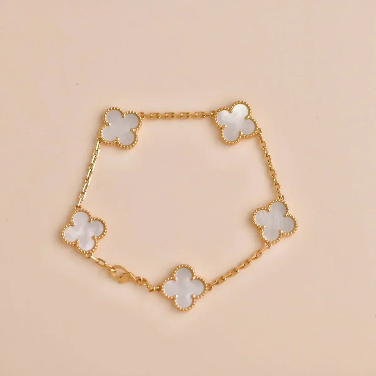 [Super CiCi ]CLOVER WEISSE PERLMUTT 5 MOTIV ARMBAND KOLLEKTION