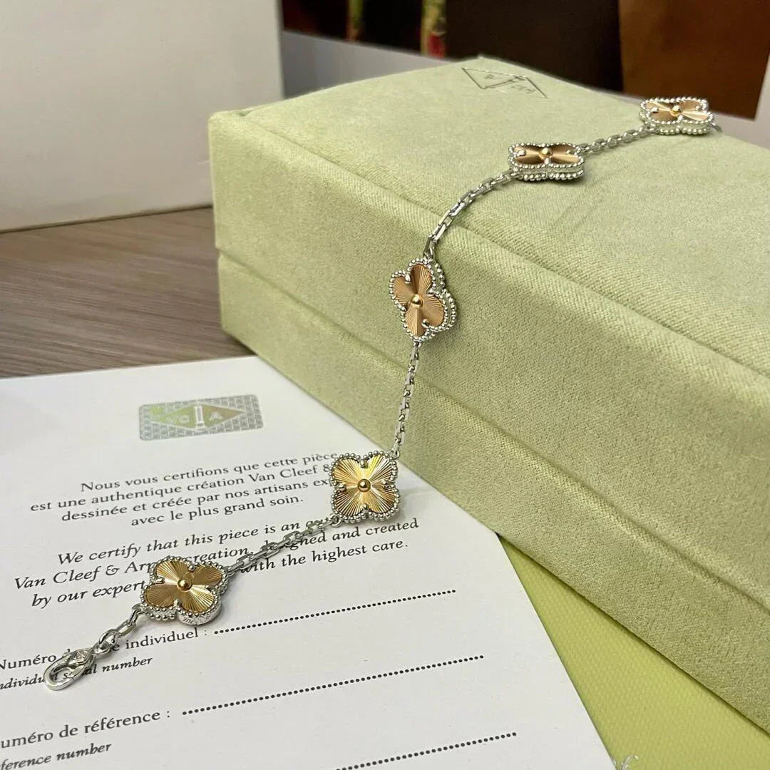 [Super CiCi ] CLOVER 5 MOTIF LASER BRACELET COLLECTION