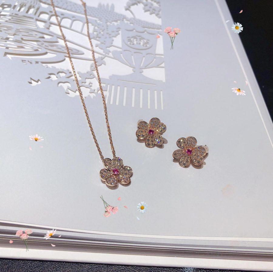 [Super CiCi ]FRIVOLE BLUMEN-OHRRINGE AUS ROSÉGOLD MIT DIAMANTEN