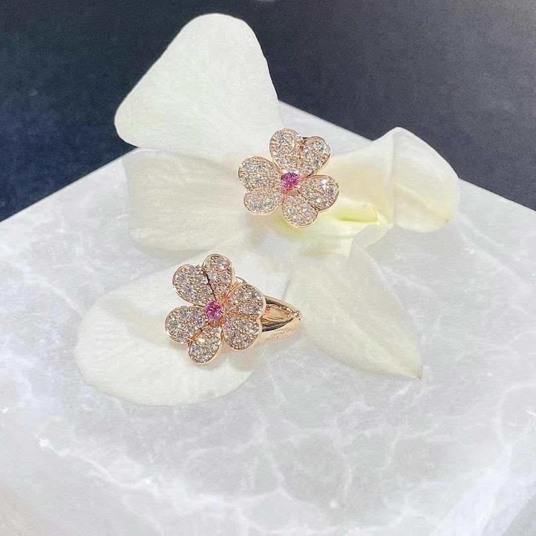 [Super CiCi ]FRIVOLE BLUMEN-OHRRINGE AUS ROSÉGOLD MIT DIAMANTEN
